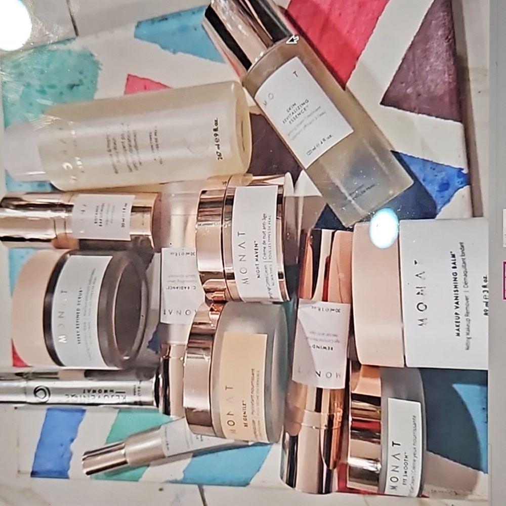 Monat bundle skin and hair